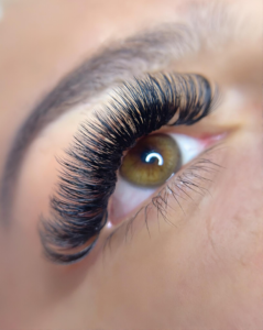 301 VOLUME FULL SET CAT EYE LONG CURL DRAPER